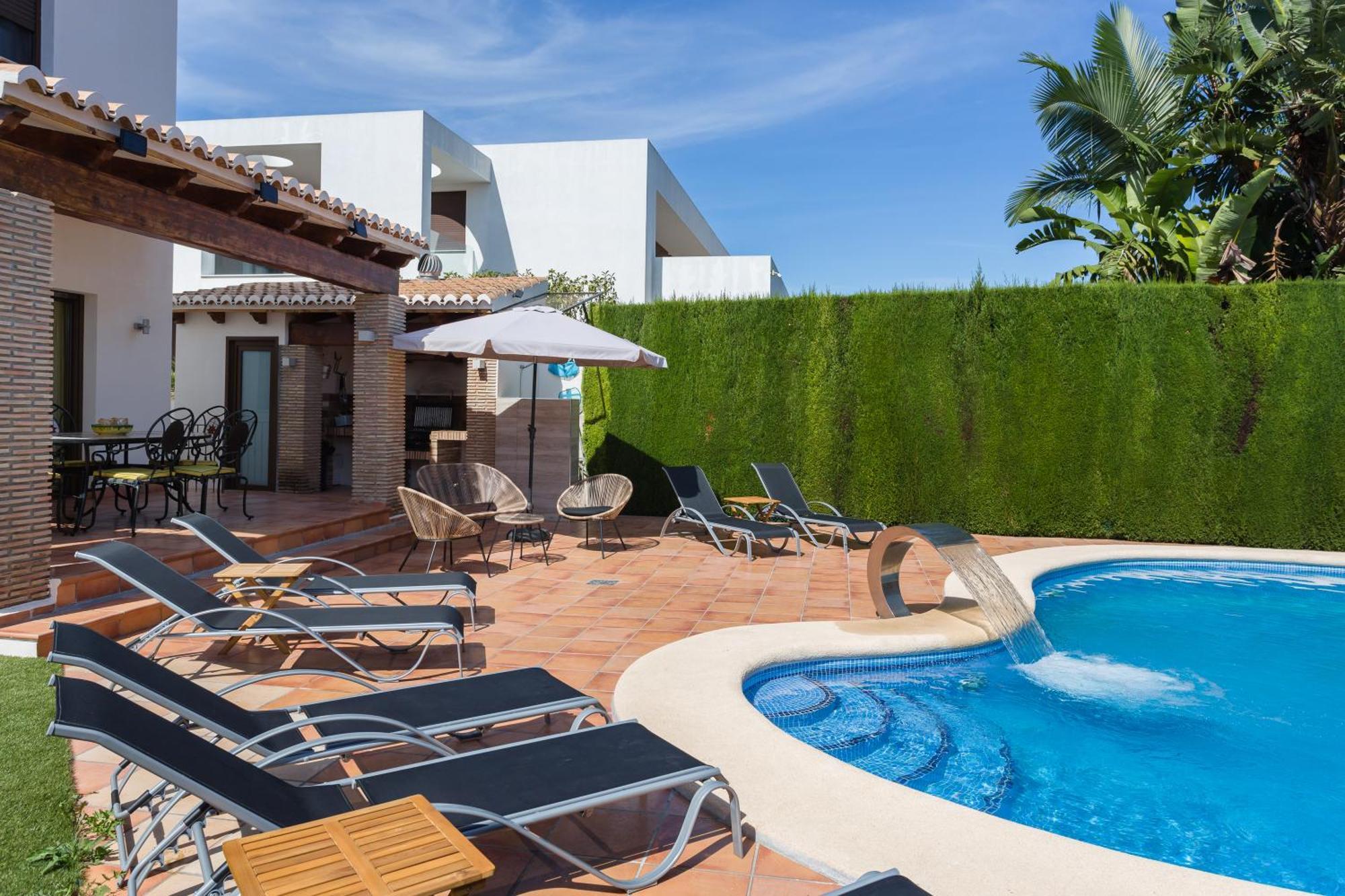 Resort Villa Luny กันดิอา ภายนอก รูปภาพ