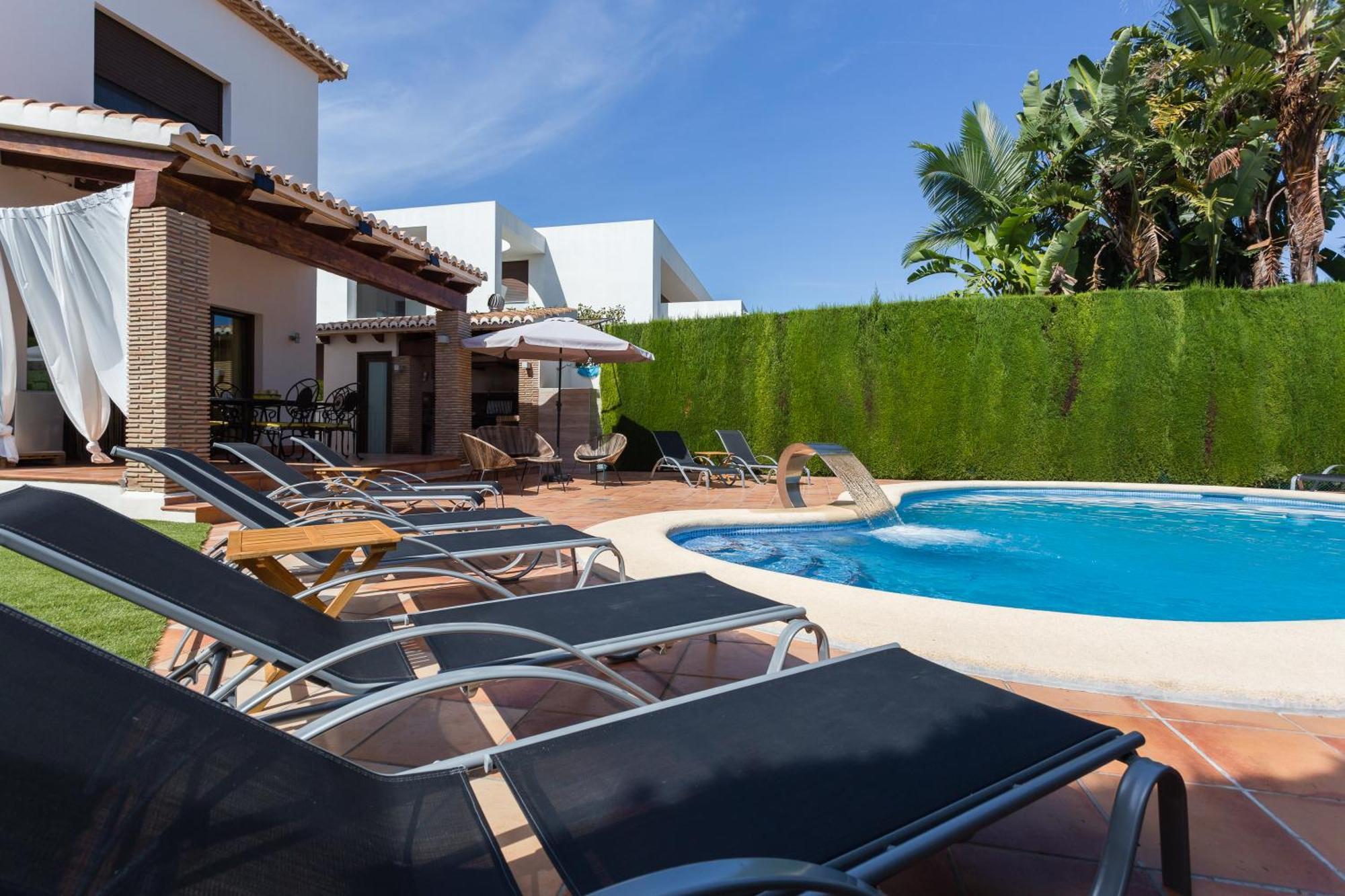 Resort Villa Luny กันดิอา ภายนอก รูปภาพ