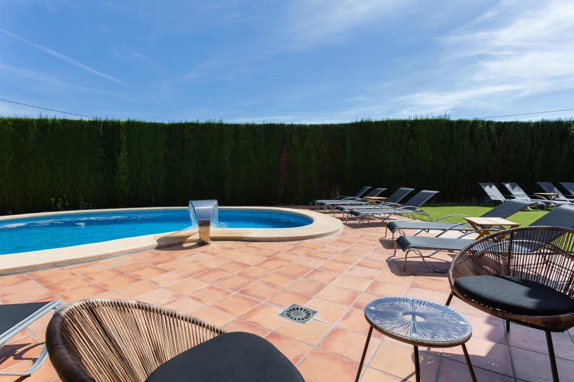 Resort Villa Luny กันดิอา ภายนอก รูปภาพ