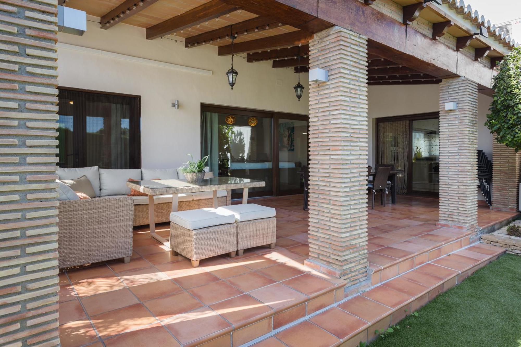 Resort Villa Luny กันดิอา ภายนอก รูปภาพ