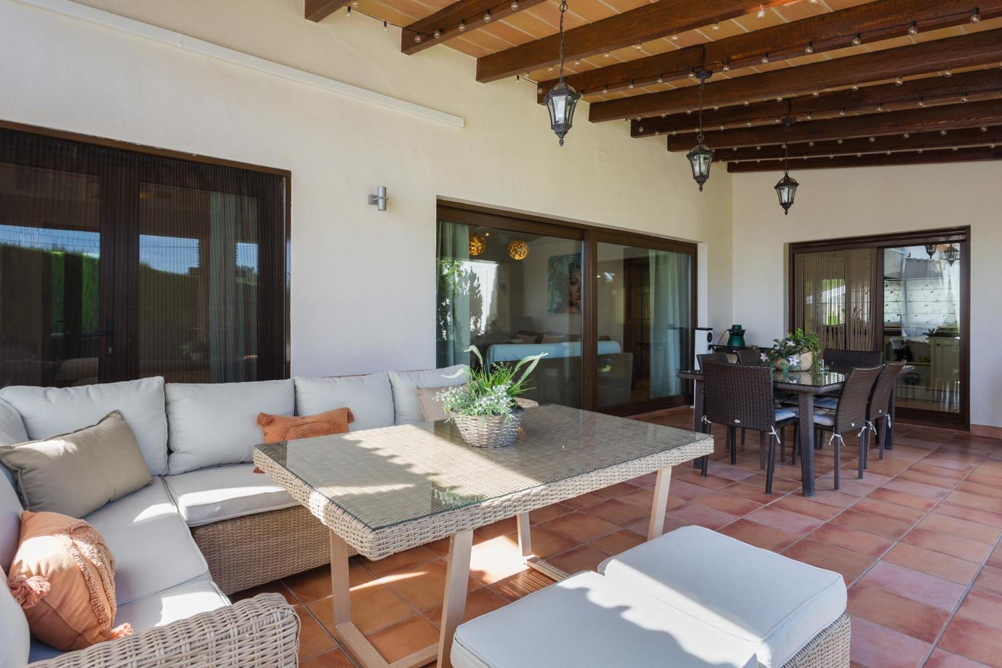 Resort Villa Luny กันดิอา ภายนอก รูปภาพ